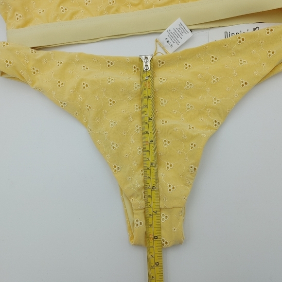 DIPPIN' Daisy's yellow eyelet bikini size M - Picture 11 of 15